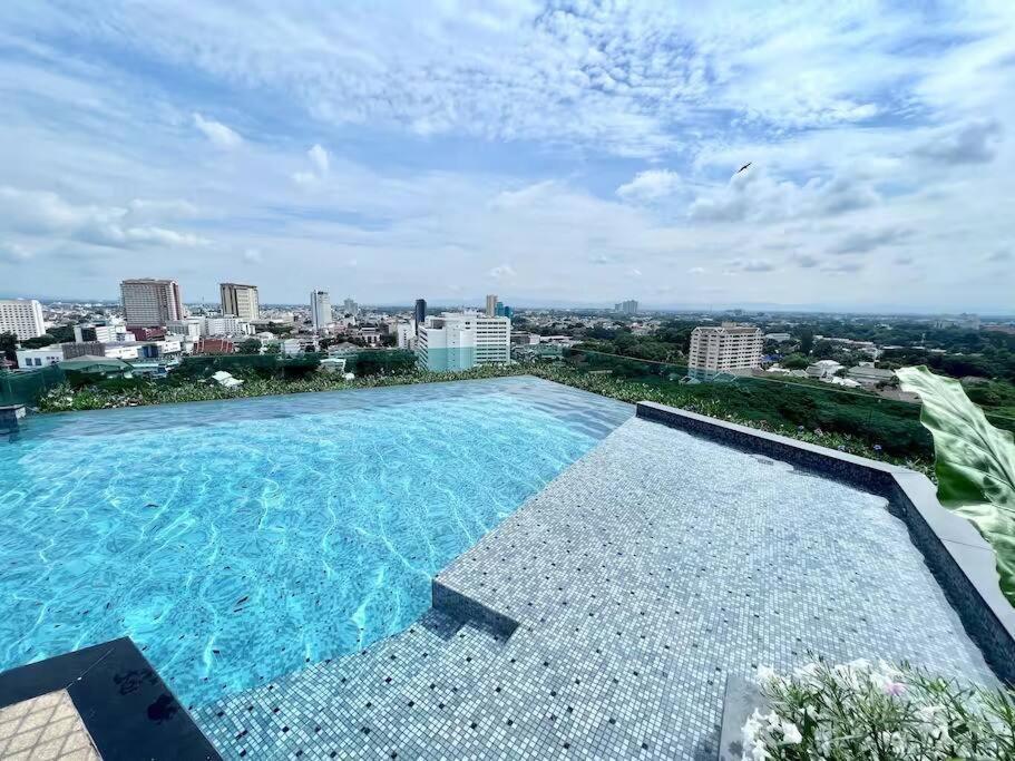 The Astra Condo Chiang Mai Eksteriør bilde